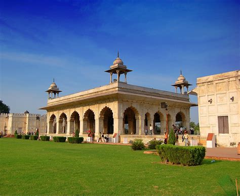 Shah Jahan Mosque - Kiệt tác kiến trúc Mughal tráng lệ và bí ẩn!