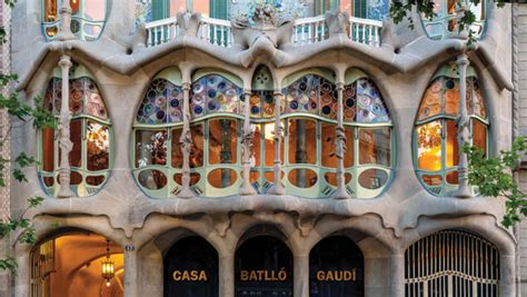 Casa Milà, kiệt tác kiến trúc Art Nouveau của Antoni Gaudí!