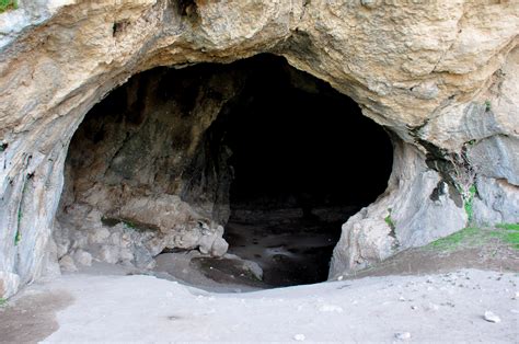  Cueva de la Candelaria: Một Hang Động Huyền Bí Giấu Ký Ức Thời Tiền sử