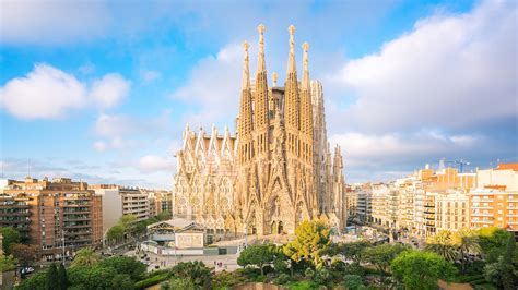  La Sagrada Família: Kiệt tác kiến trúc Gothic đầy bí ẩn và kỳ diệu!